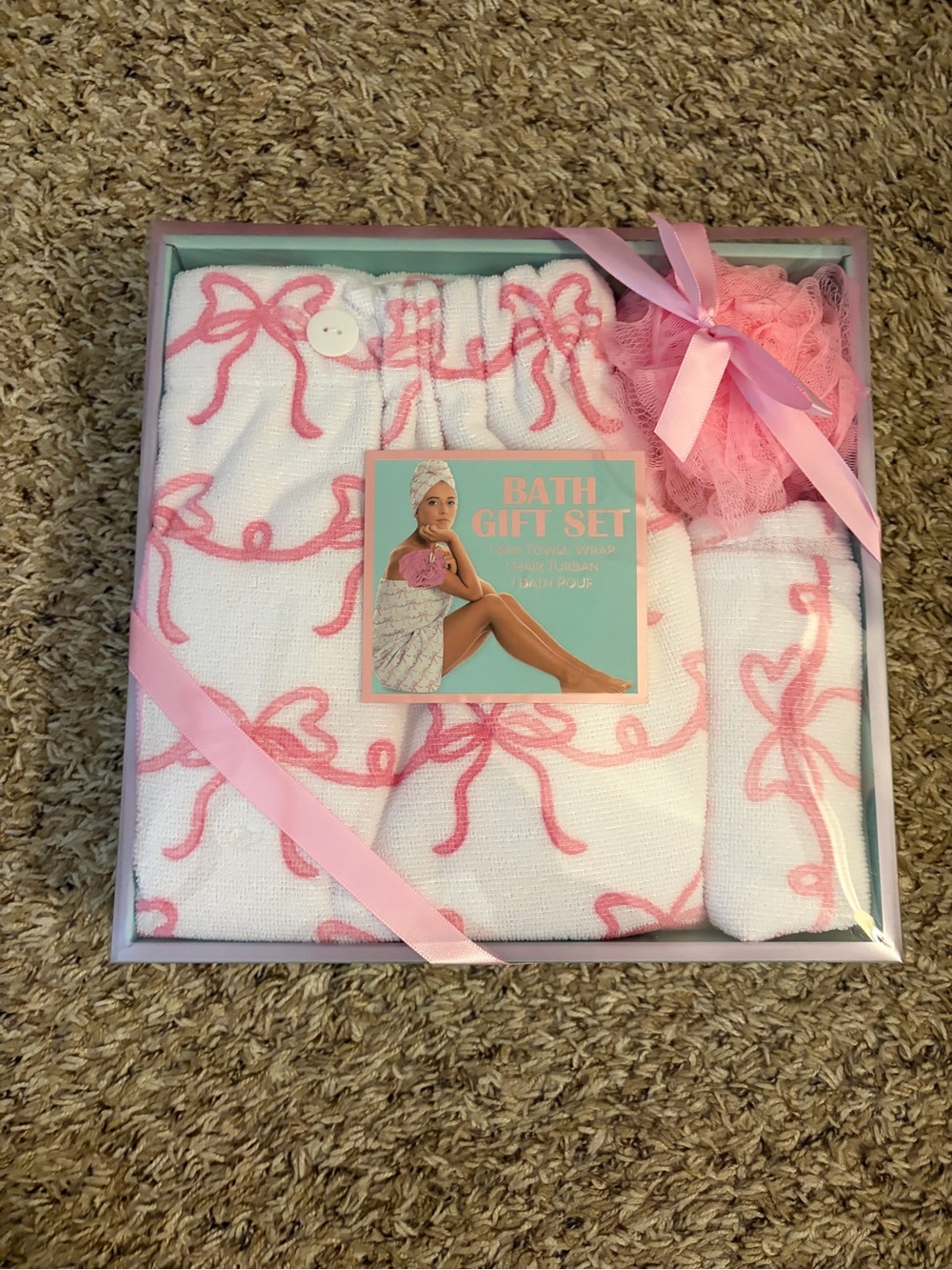 Bath Gift Set - White with Pink Bow Pattern